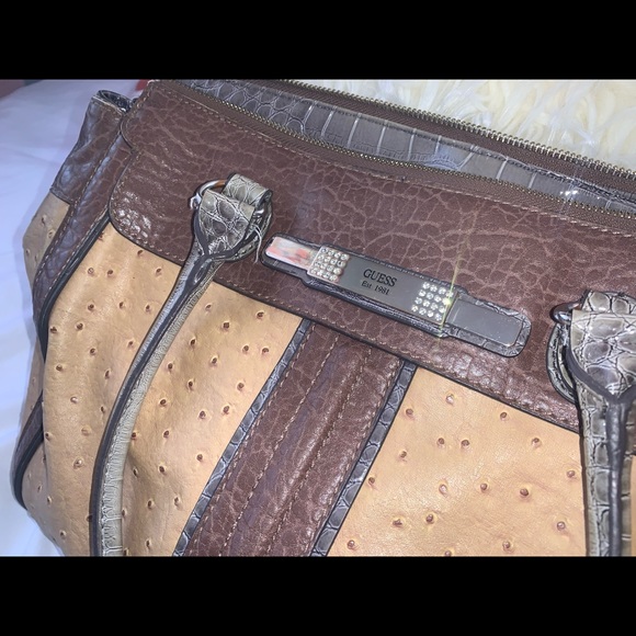 GUESS Purse - Picture 2 of 5